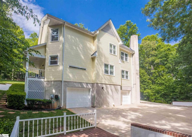 Property image 4 at 303 Cardinal Drive, Greenville, SC 29609-6812