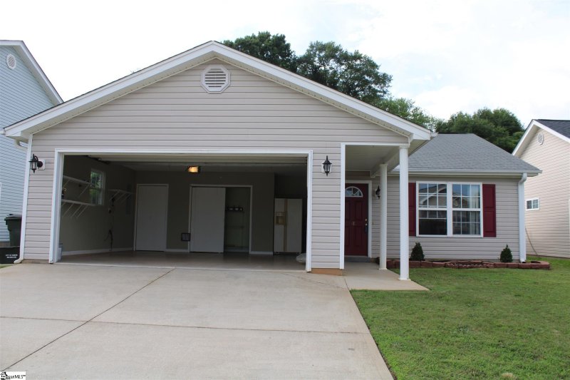 Property image 2 at 148 Kingscreek Drive, Greer, SC 29650-5111