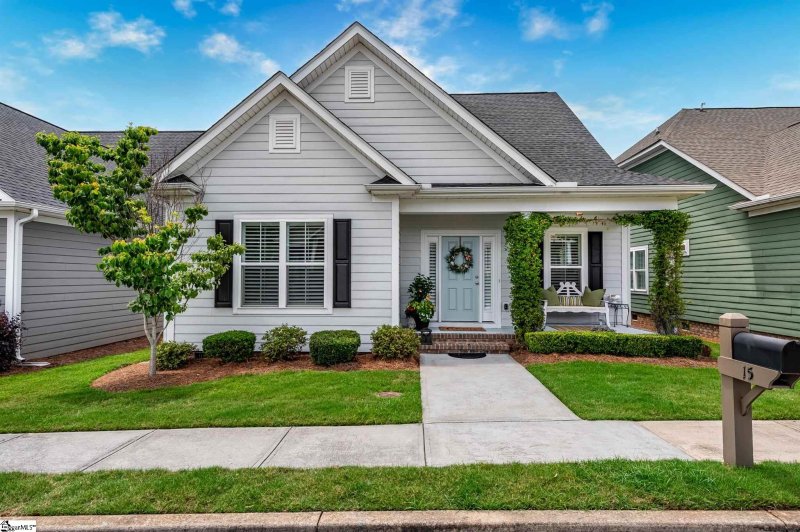 Property image 2 at 15 Flintwood Drive, Simpsonville, SC 29681