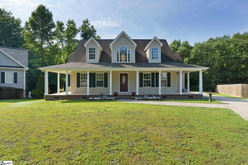 Property image 2 at 129 Royal Drive, Williamston, SC 29697