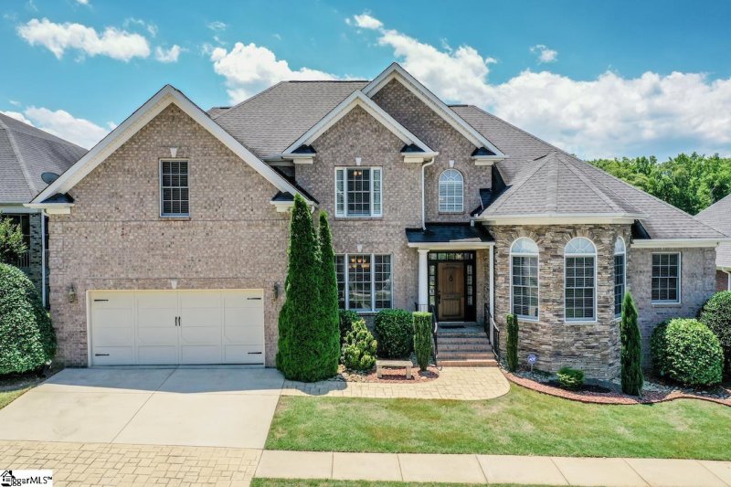 105 Palm Springs Way