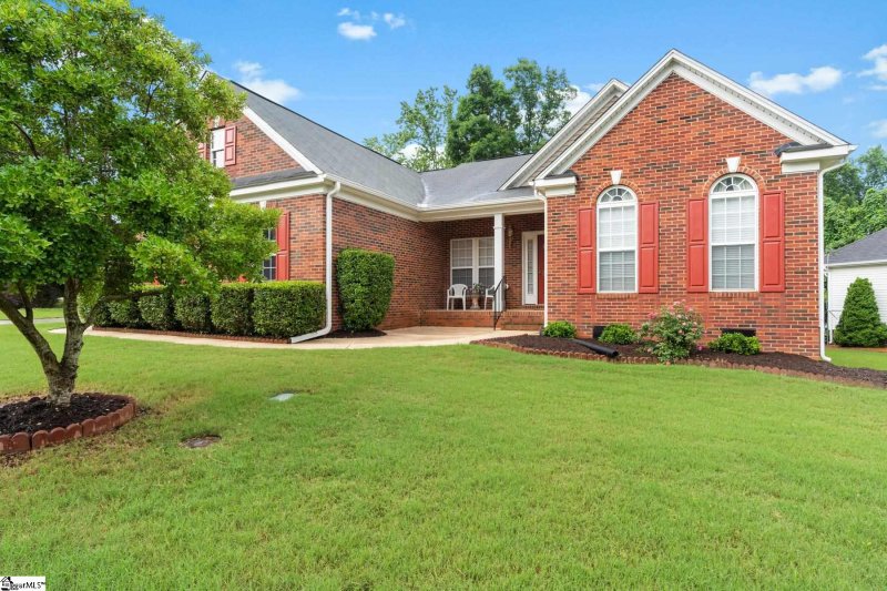 Property image 2 at 211 Brenleigh Court, Simpsonville, SC 29680