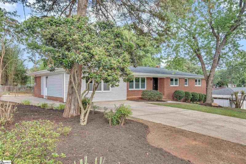 Property image 2 at 117 Parkdale Drive, Greenville, SC 29611