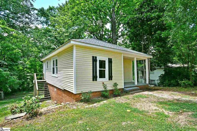 Property image 3 at 123 Cobb Street, Easley, SC 29640