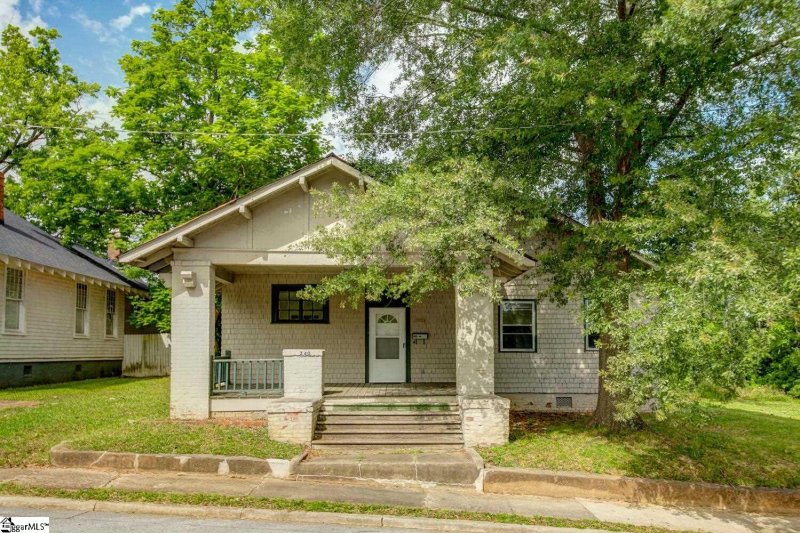 Property image 2 at 240 Hydrick Street, Spartanburg, SC 29306