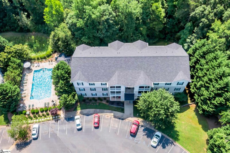 Property image 4 at 221 McKenna Circle, Greenville, SC 29615