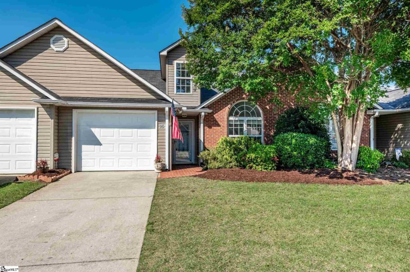 15 Magnolia Crest Drive