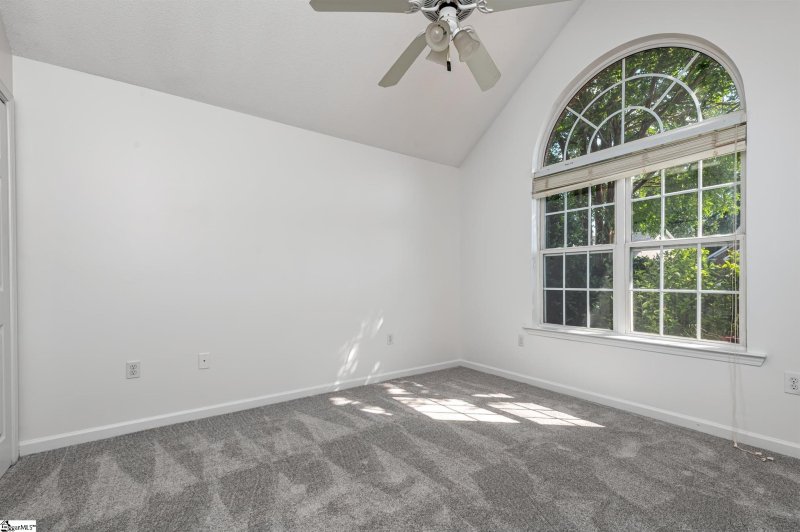 Property image 3 at 15 Magnolia Crest Drive, Simpsonville, SC 29681