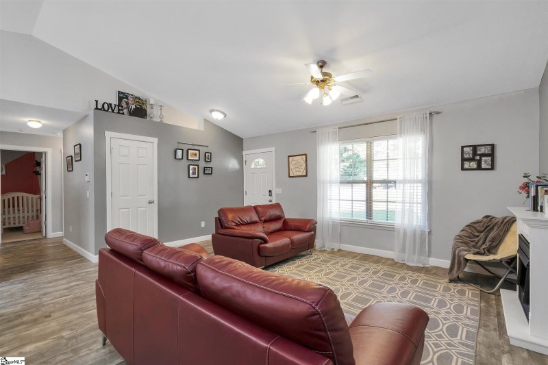 Property image 4 at 823 Gray Eagle Lane, Boiling Springs, SC 29316