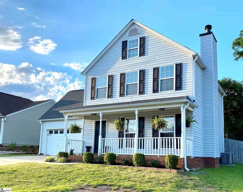 Property image 2 at 11 Waterfield Court, Greer, SC 29650