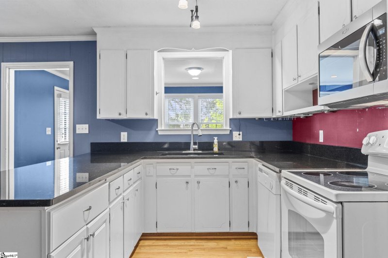 Property image 4 at 14 Ardmore Drive, Taylors, SC 29687