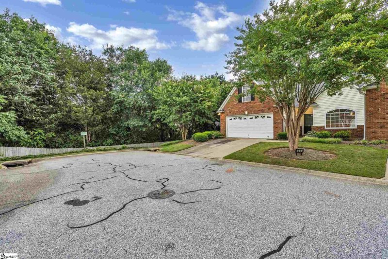 Property image 3 at 32 Kennebec Lane, Simpsonville, SC 29681