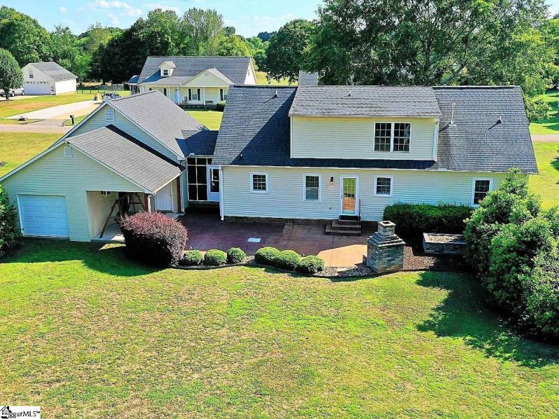 Property image 2 at 117 Martin Court, Williamston, SC 29697