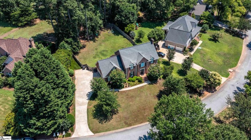 Property image 2 at 400 Glen Laurel Drive, Easley, SC 29642