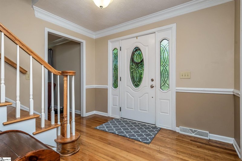 Property image 3 at 400 Glen Laurel Drive, Easley, SC 29642