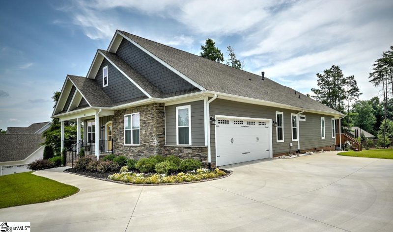 Property image 3 at 30 Enoree Farm Way, Taylors, SC 29687