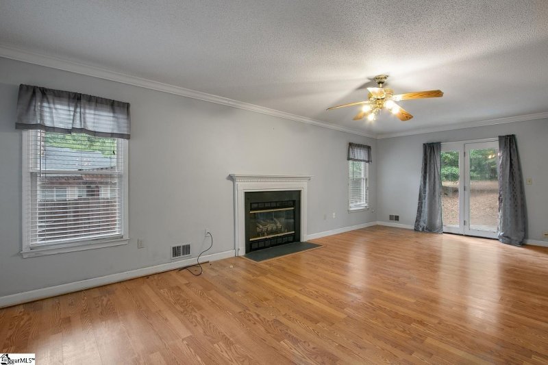 Property image 3 at 840 Shoresbrook Drive, Spartanburg, SC 29301