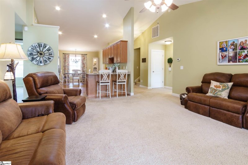 Property image 4 at 506 Summittbluff Drive, Greenville, SC 29617