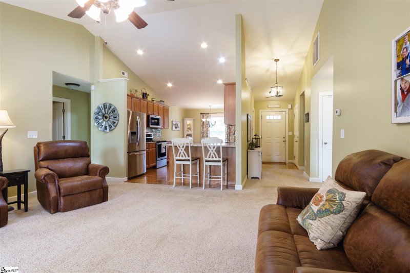 Property image 5 at 506 Summittbluff Drive, Greenville, SC 29617