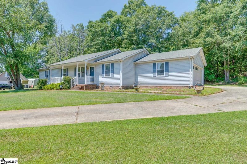 Property image 3 at 113 Wyatt Oaks Court, Easley, SC 29642