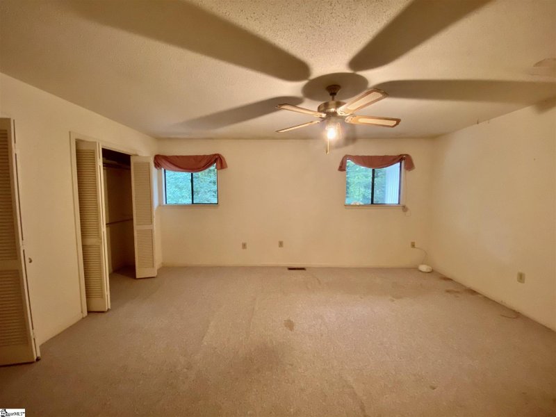 Property image 3 at 74 Briarview Circle, Greenville, SC 29615