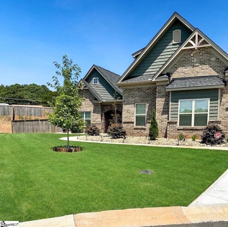 Property image 2 at 321 Crestgate Way, Easley, SC 29642