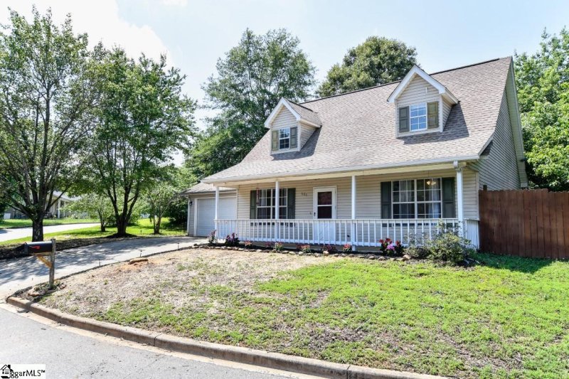 Property image 3 at 607 Forest Creek Circle, Greer, SC 29651