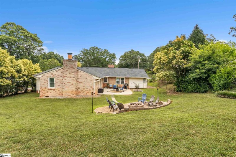 Property image 2 at 101 Batesview Drive, Greenville, SC 29607