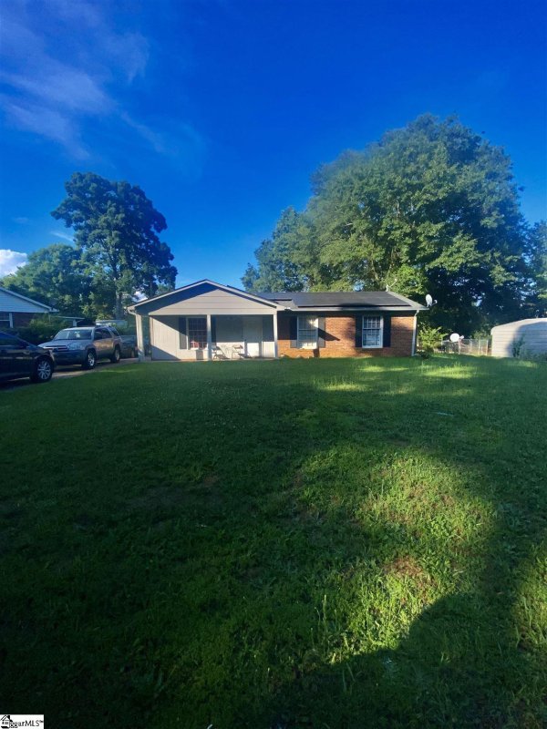 Property image 2 at 203 Idlewild Avenue, Greenville, SC 29605