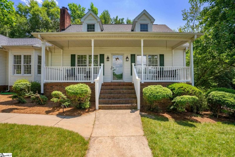 Property image 2 at 107 Highmount Drive, Greer, SC 29651