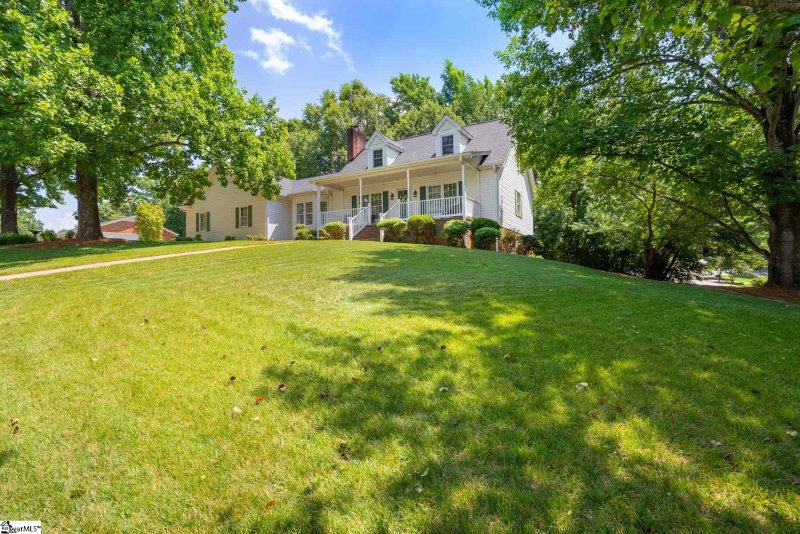 Property image 4 at 107 Highmount Drive, Greer, SC 29651