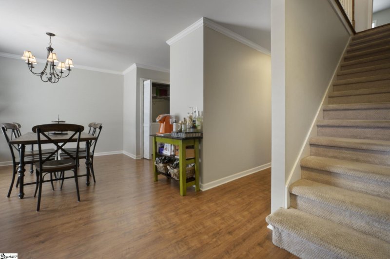 Property image 3 at 1124 E Lee Road, Taylors, SC 29687