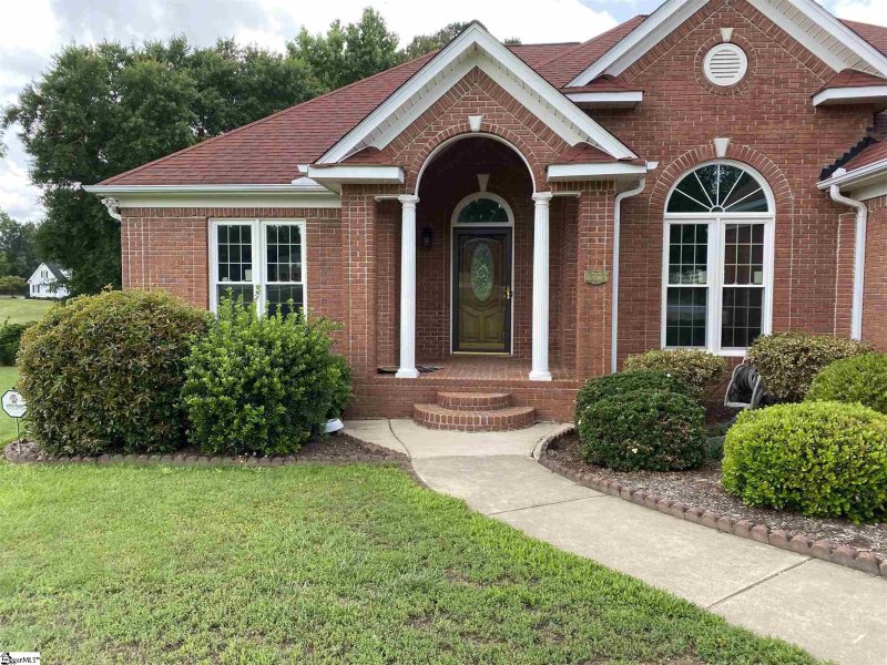 Property image 2 at 213 Ridge Way, Simpsonville, SC 29680