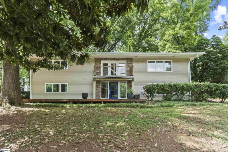 Property image 2 at 11 Lotus Court, Greenville, SC 29609