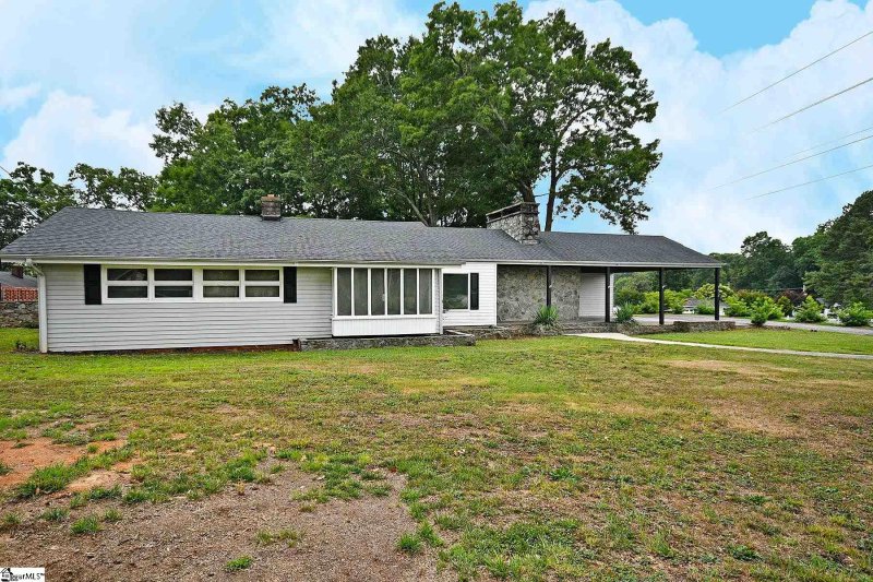 Property image 2 at 502 Southway Street, Easley, SC 29640