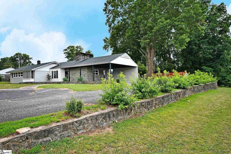 Property image 3 at 502 Southway Street, Easley, SC 29640