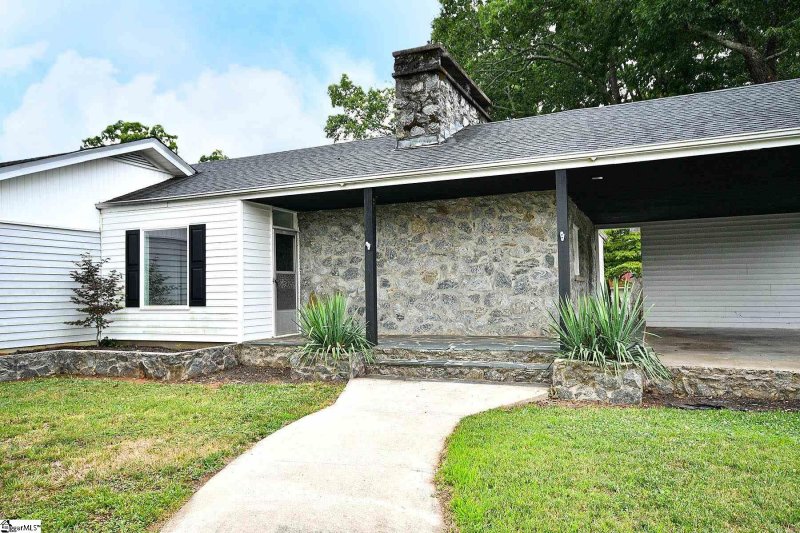 Property image 5 at 502 Southway Street, Easley, SC 29640