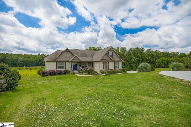 Property image 2 at 15 Fancy Lane, Travelers Rest, SC 29690