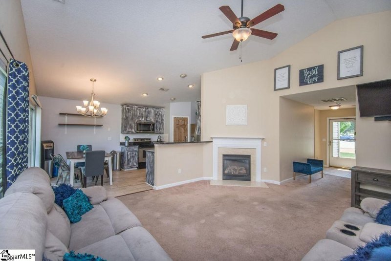 Property image 2 at 515 Flanders Court, Greenville, SC 29607