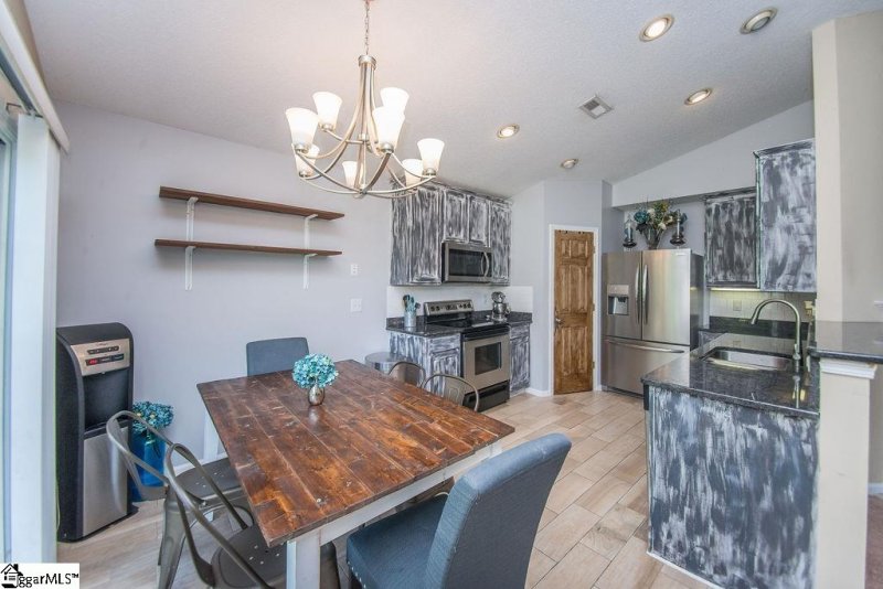 Property image 4 at 515 Flanders Court, Greenville, SC 29607