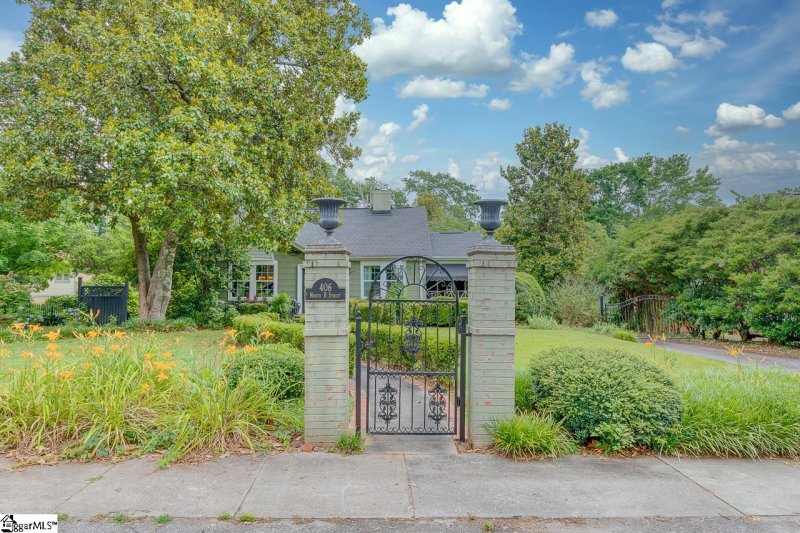 Property image 2 at 406 N B Street, Easley, SC 29640