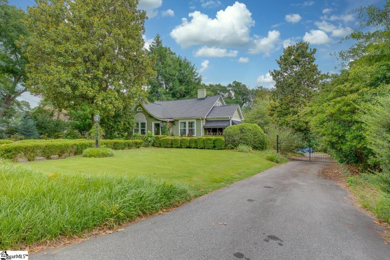 Property image 3 at 406 N B Street, Easley, SC 29640