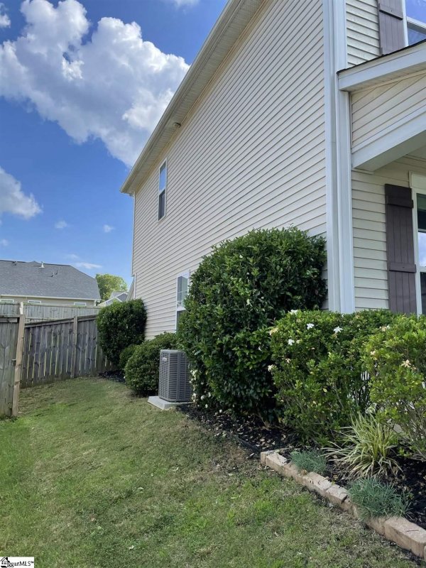 Property image 2 at 18 Heatherfield Drive, Simpsonville, SC 29680