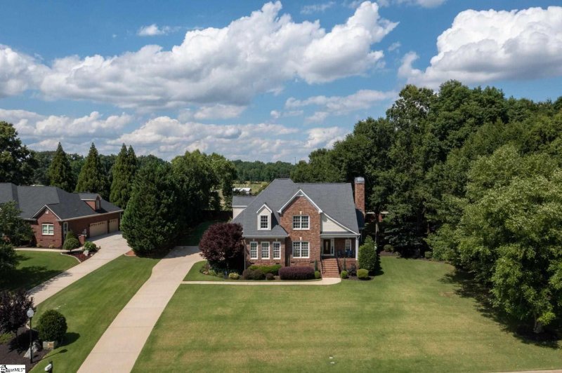 Property image 2 at 23 Bingham Way, Simpsonville, SC 29680