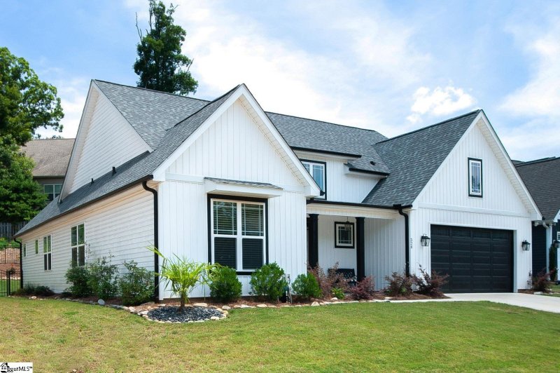 Property image 2 at 328 Brenleigh Court, Simpsonville, SC 29680