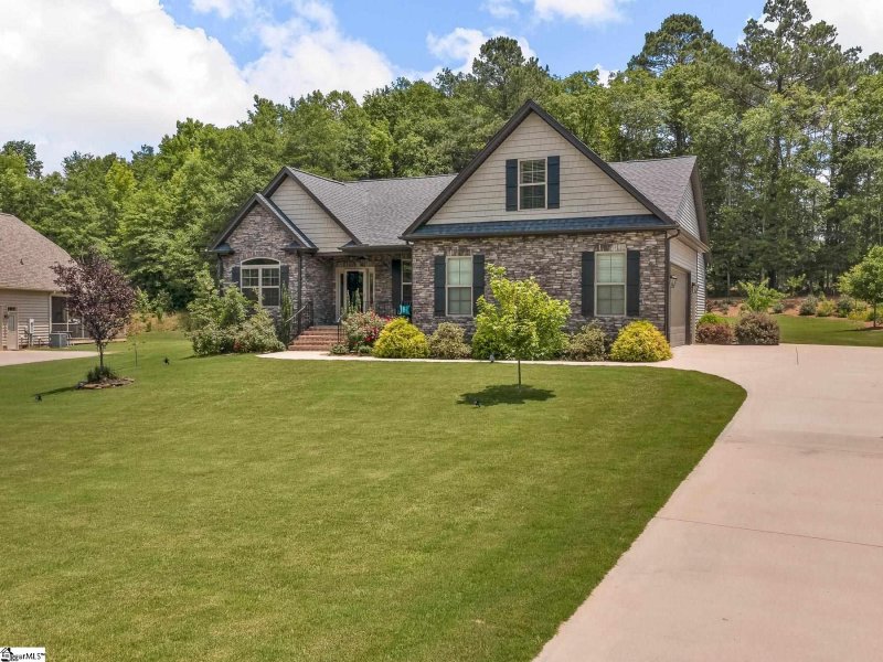 Property image 2 at 523 Suncrest Court, Lyman, SC 29365