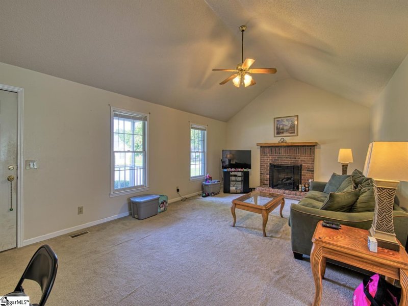 Property image 4 at 102 Spring Meadow Road, Simpsonville, SC 29680