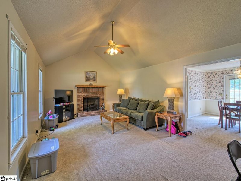 Property image 5 at 102 Spring Meadow Road, Simpsonville, SC 29680