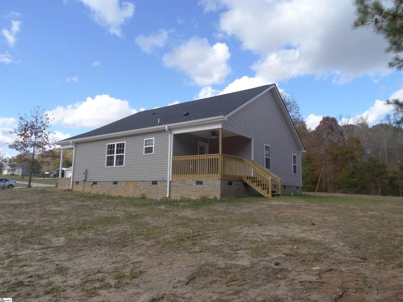 Property image 3 at 136 Laura Jane Lane, Gray Court, SC 29645