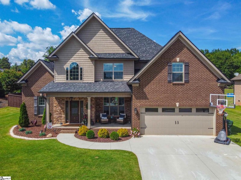 Property image 2 at 1 Meadowdale Lane, Greer, SC 29651